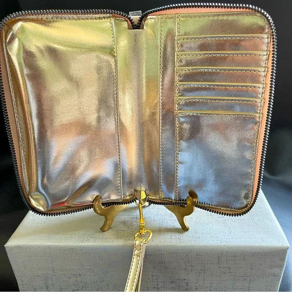 ‼️SOLD‼️BETSEY JOHNSON 💗 Wallet • Wristlet • Fox/Cat - Picture 3 of 7